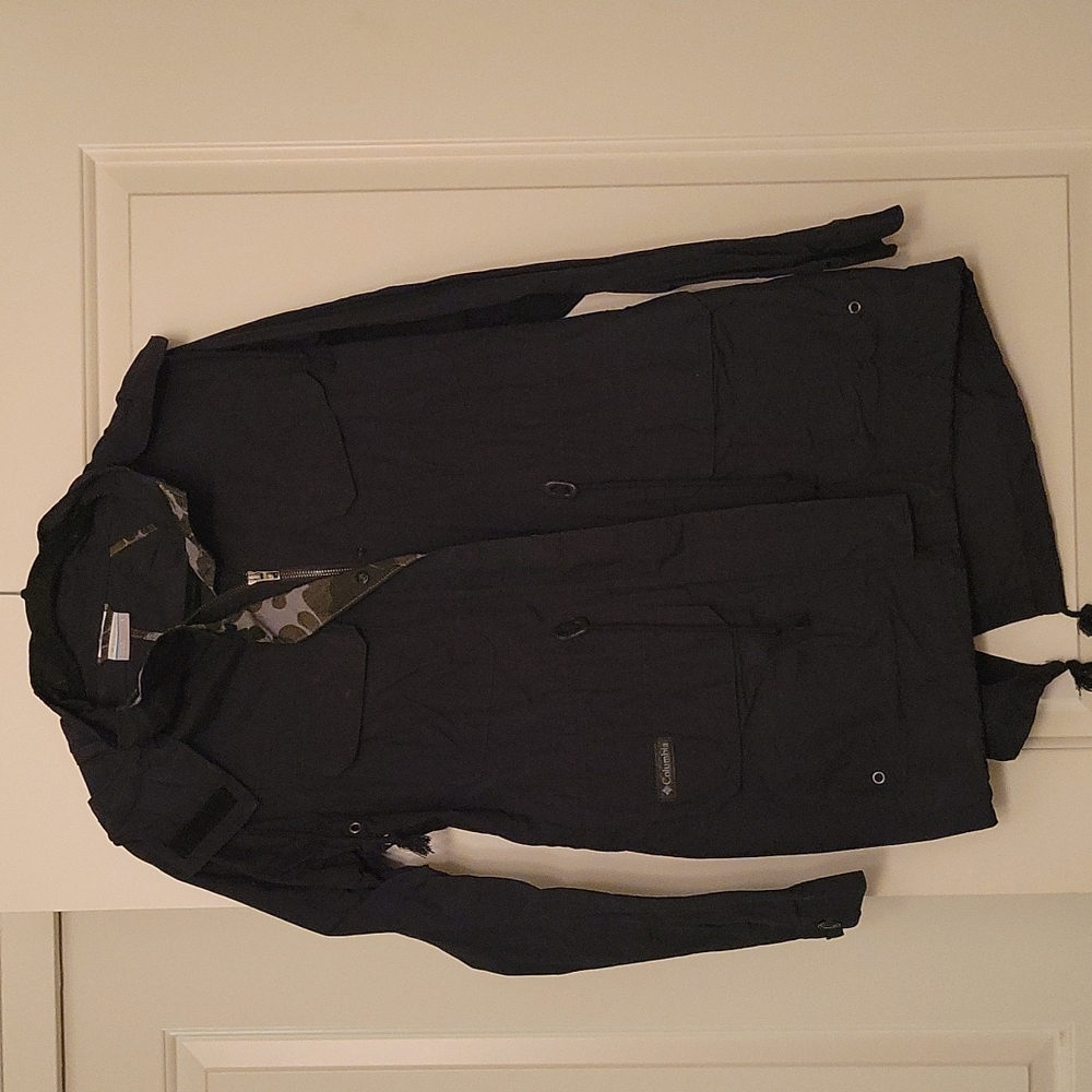Light cinch waist black coat
